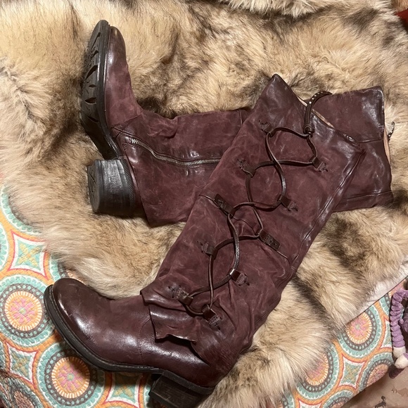 AS 98 boots eggplant color worn once - Picture 1 of 4